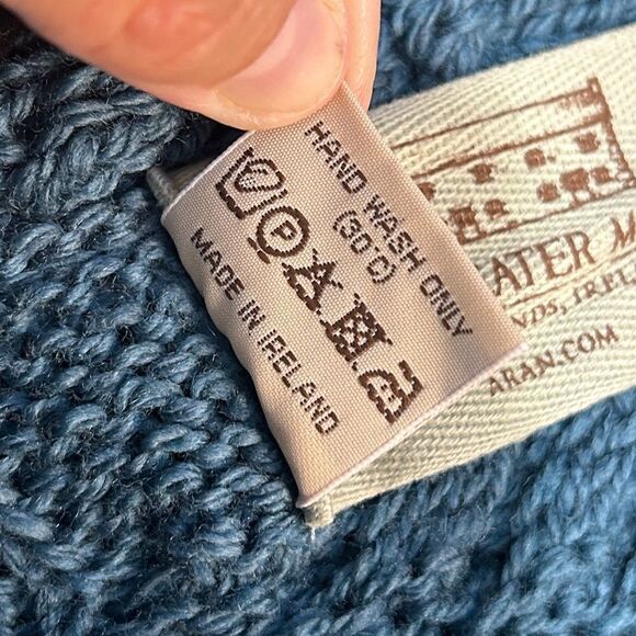 Aran Sweater Market Supersoft Merino Wool Poncho with Cowl Neck One Size - Picture 5 of 6